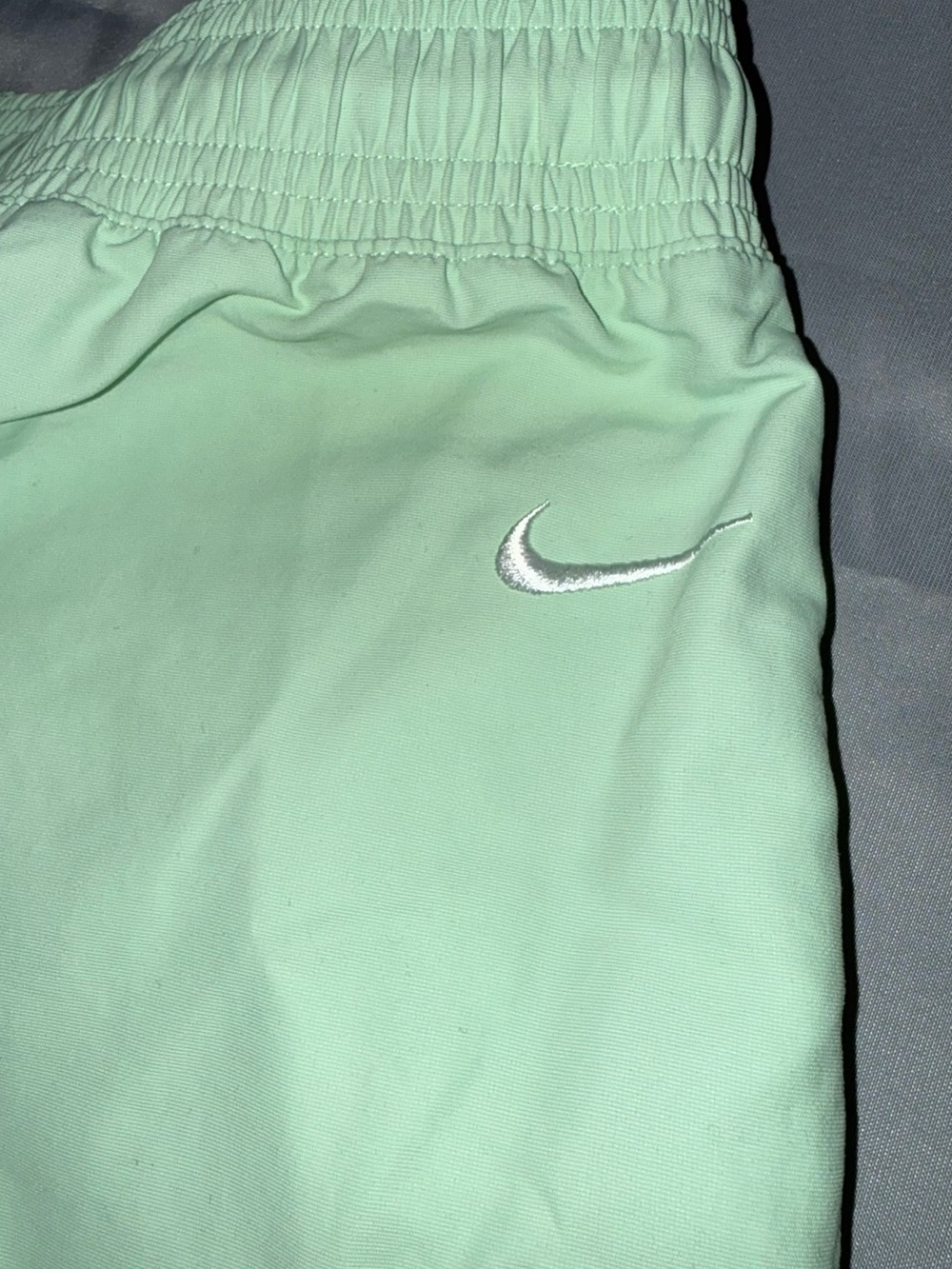 Nike ACG men’s Light Green Performance Shorts - Picture 7 of 8